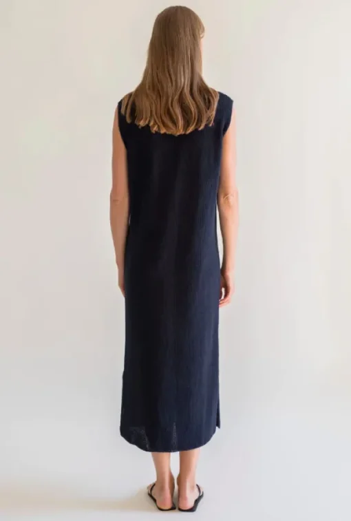 Gauhar - pellavamekko v-kaula-aukolla, navy