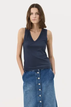 Nikkia toppi, after midnight