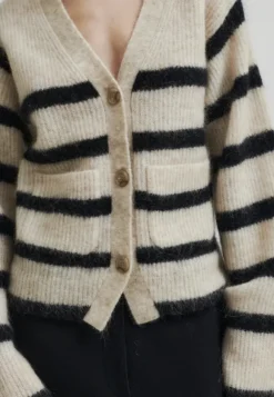 Ovalis neuletakki, brazilian sand