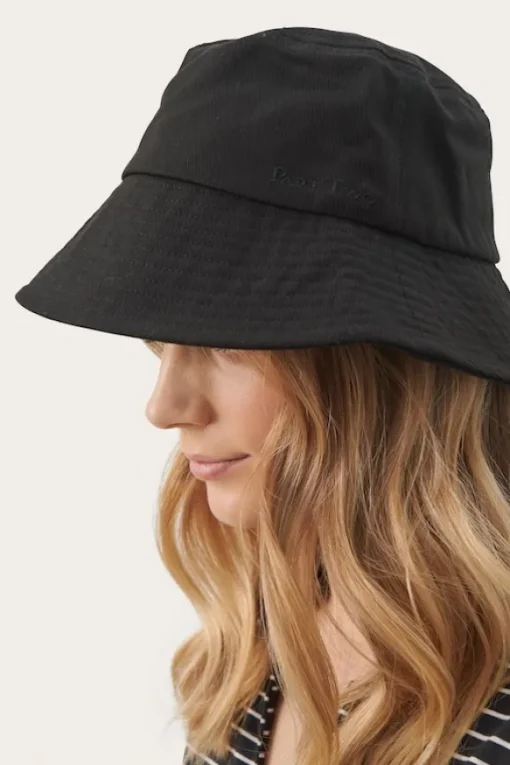 Part Two - Groa hattu, black