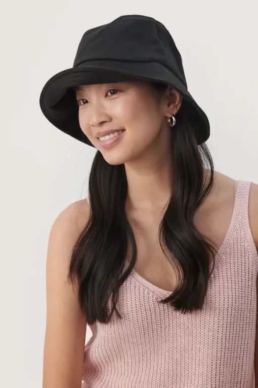 Part Two - Groa hattu, black