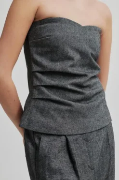 Waleria toppi, black